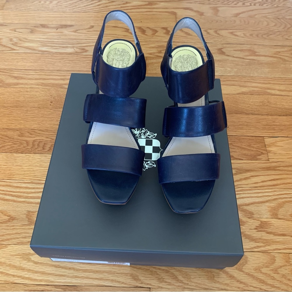 VINCE CAMUTO Niskera Leather Platform Wedge Strappy Navy Sandal Size 7.5